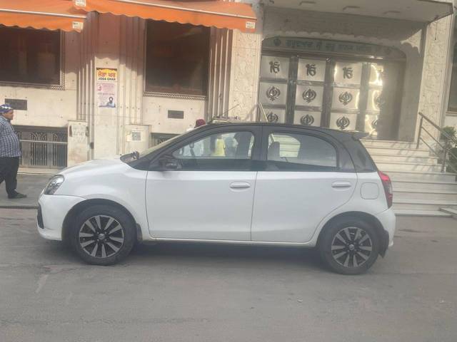 https://images10.gaadi.com/usedcar_image/4422588/original/processed_ebd4a3d9159ac9cab0f6c6016adce718.jpg?imwidth=6402