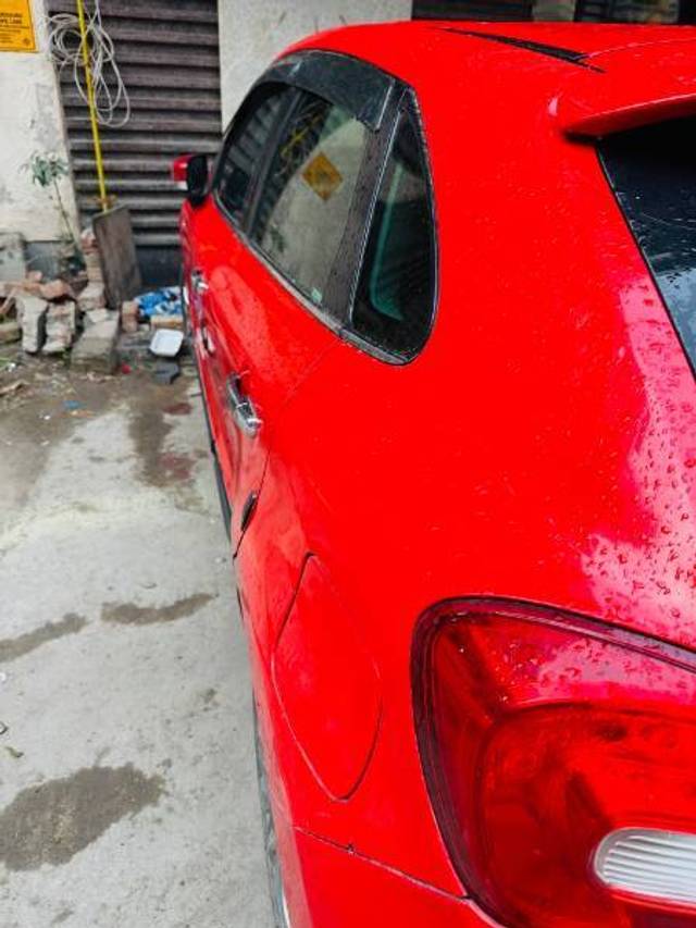 https://images10.gaadi.com/usedcar_image/4422626/original/19afafe63dd9f38e77262c5e2b3a0d52.jpg?imwidth=6400