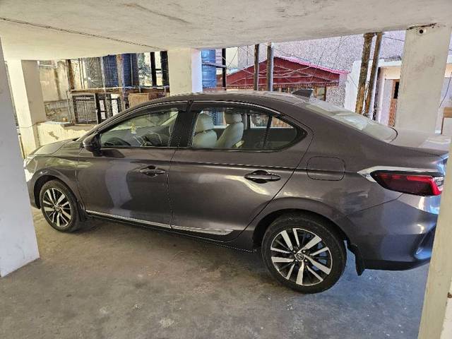 https://images10.gaadi.com/usedcar_image/4422841/original/323217878f011fda7fa0cbe046abf935.jpg?imwidth=6401