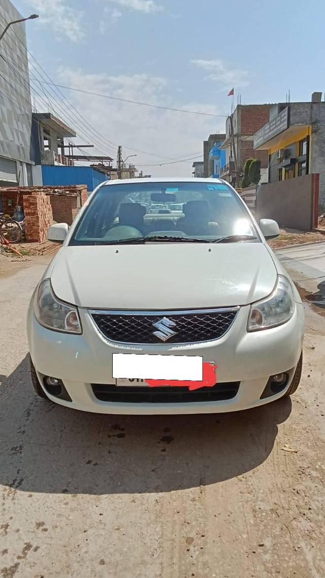 https://images10.gaadi.com/usedcar_image/4422905/original/processed_721095b61b8f557a687d2199e0d0d6ea.jpg?imwidth=6401