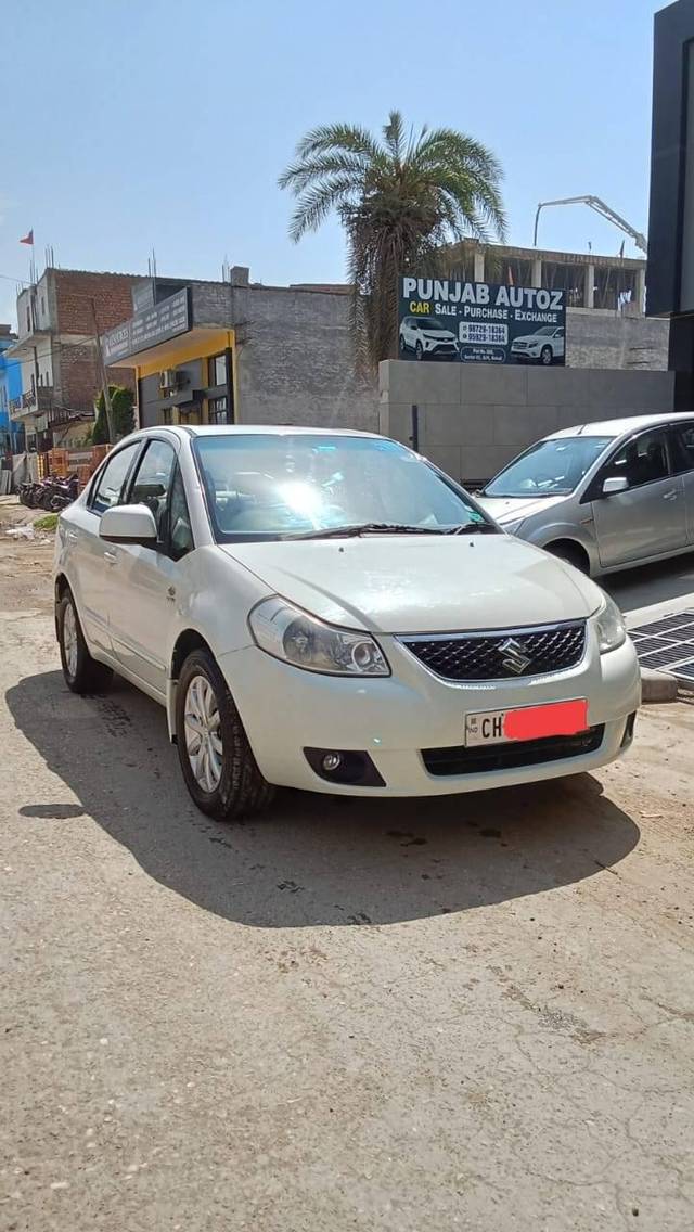 https://images10.gaadi.com/usedcar_image/4422905/original/processed_ec8fb967077dae84956591490531460f.jpg?imwidth=6402