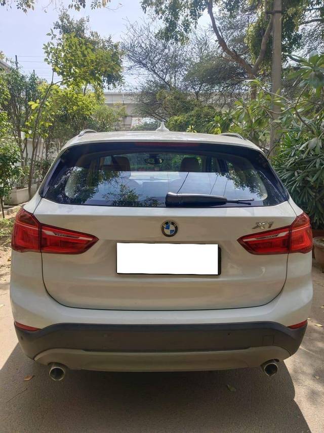 https://images10.gaadi.com/usedcar_image/4422929/original/processed_7ce3d39995a3d31dd178c76a798b9b48.jpg?imwidth=6401