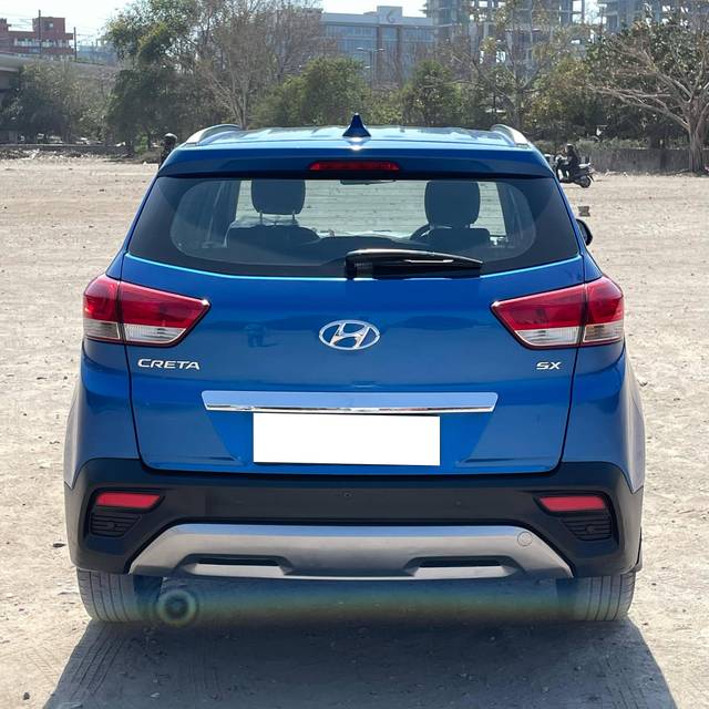 https://images10.gaadi.com/usedcar_image/4422933/original/processed_e892b5ed0b0b9bba752cf1301f9568ce.jpg?imwidth=6402