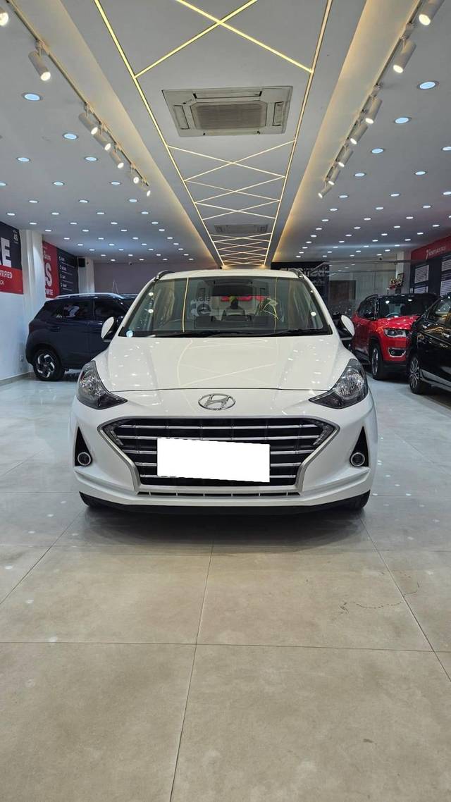 https://images10.gaadi.com/usedcar_image/4422971/original/processed_37ad4e4e4736653861b2abad74b142cd.jpg?imwidth=6402