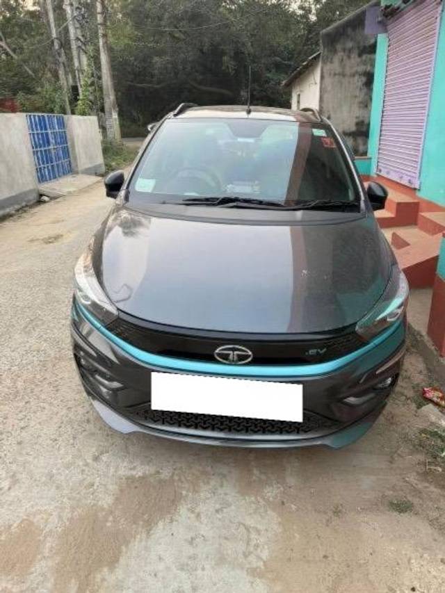 https://images10.gaadi.com/usedcar_image/4423016/original/processed_c7e2b42c-098d-4c46-9f62-2a7123fa02d7.jpeg?imwidth=6400