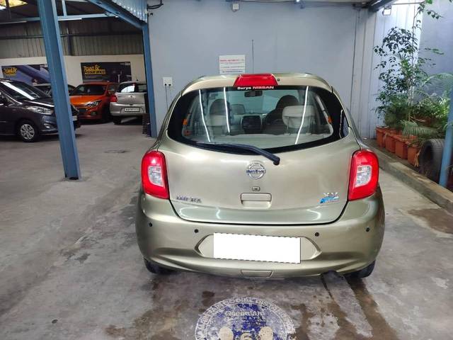 https://images10.gaadi.com/usedcar_image/4423436/original/processed_c9f823d9e76e64dbd1836fe3952cd494.jpg?imwidth=6401