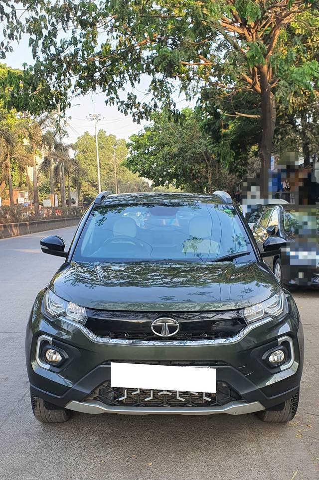 https://images10.gaadi.com/usedcar_image/4423441/original/processed_6af5bcc79901d9ad15d540fff3eff6d4.jpg?imwidth=6402