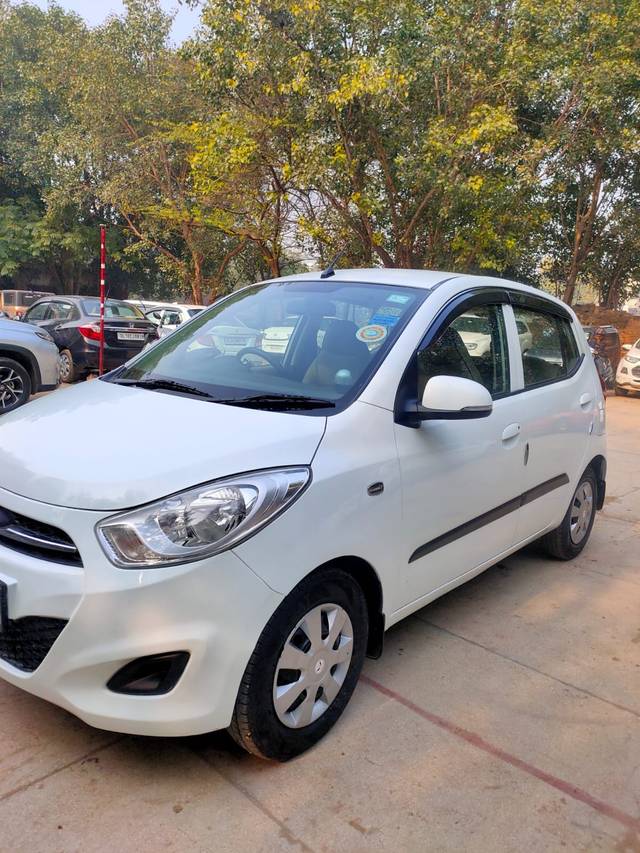 https://images10.gaadi.com/usedcar_image/4423458/original/da206891b03b8a21766439135a60020f.jpg?imwidth=6402