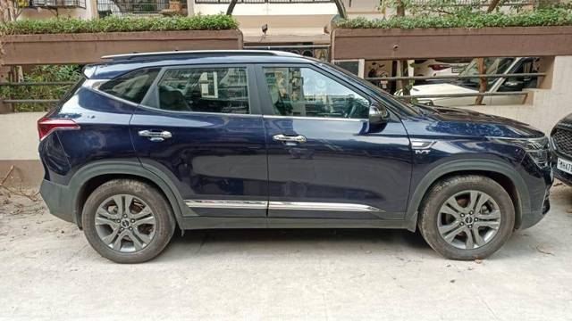 https://images10.gaadi.com/usedcar_image/4423636/original/8c84a4c4ec48fdb6f9785c2a301bbd90.jpg?imwidth=6400