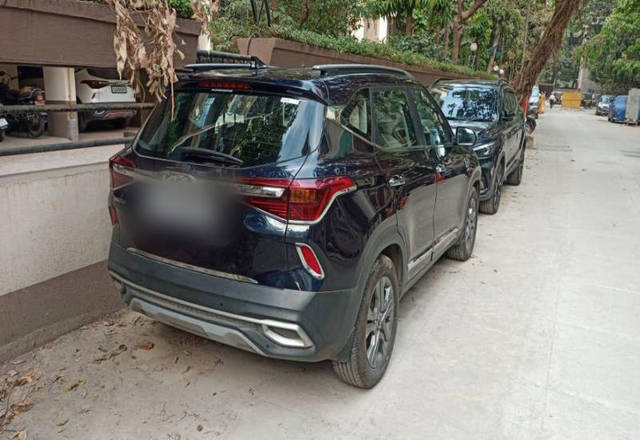 https://images10.gaadi.com/usedcar_image/4423636/original/947cca7adf38f5efa90c26290fea8eab.jpg?imwidth=6401