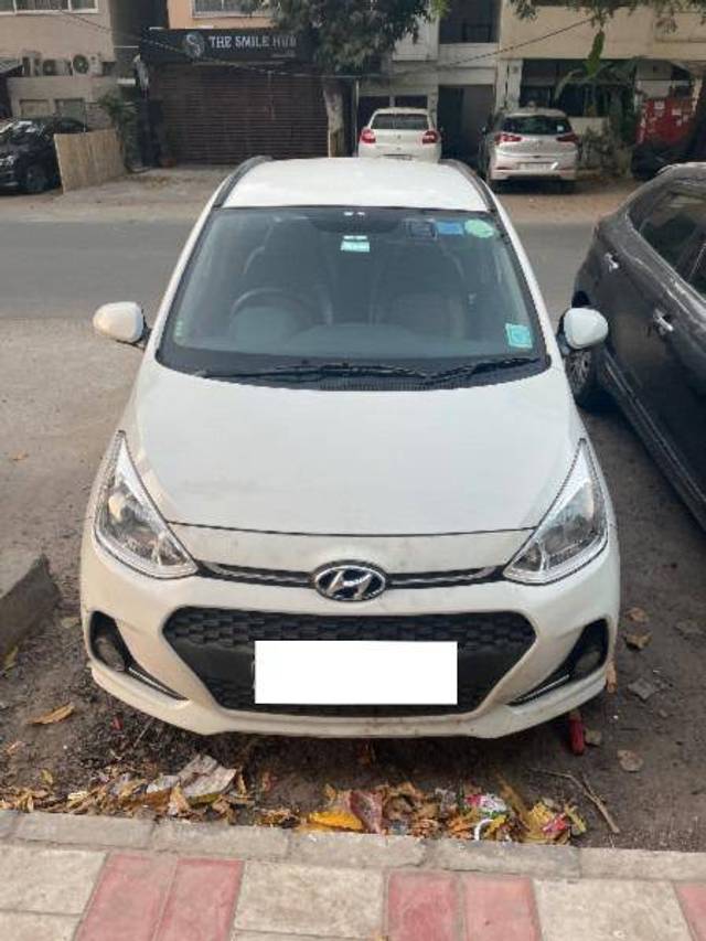 https://images10.gaadi.com/usedcar_image/4423707/original/e09408082de4192b49f2f78c5f37330a.jpg?imwidth=6402