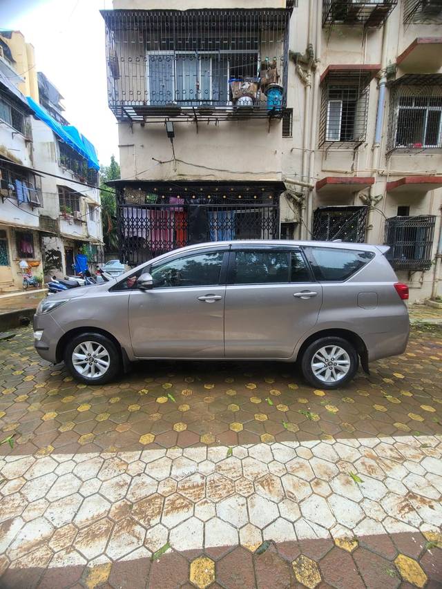 https://images10.gaadi.com/usedcar_image/4423976/original/da374392c989c0eac9defd81541b2862.jpg?imwidth=6401