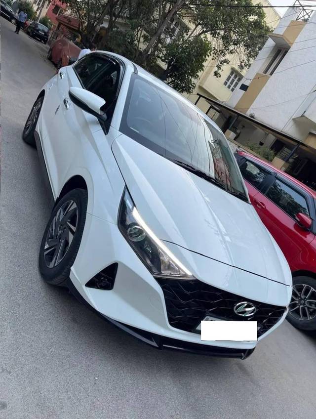 https://images10.gaadi.com/usedcar_image/4423980/original/processed_04b67c05-c7a8-47a4-bf67-21a40a4f1ddf.jpg?imwidth=6402