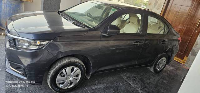 https://images10.gaadi.com/usedcar_image/4424102/original/9d29729d9fcde89b9aa8f2d0bcc8bf8d.jpg?imwidth=6401