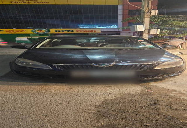 https://images10.gaadi.com/usedcar_image/4424160/original/4596e50acf1f4214b2ab46e9aa8399dd.jpg?imwidth=6400