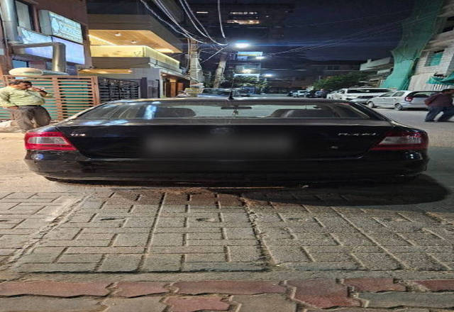 https://images10.gaadi.com/usedcar_image/4424160/original/e4362efe2ea421061f01b4a93ed2008c.jpg?imwidth=6402