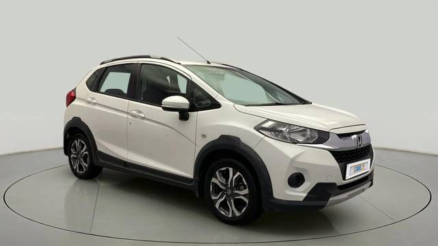 https://images10.gaadi.com/usedcar_image/4424211/original/f2103cba80690164387e7bdd2b5dc36d.jpg?imwidth=6400
