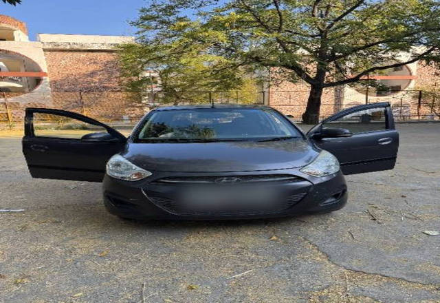 https://images10.gaadi.com/usedcar_image/4424360/original/31e54c47a8f94b2e9e64a1312e7c2861.jpeg?imwidth=6400