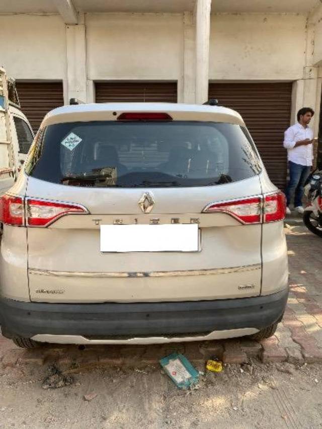 https://images10.gaadi.com/usedcar_image/4424388/original/processed_628439bc-4323-402d-ae5f-8e54cb493ffa.jpeg?imwidth=6401