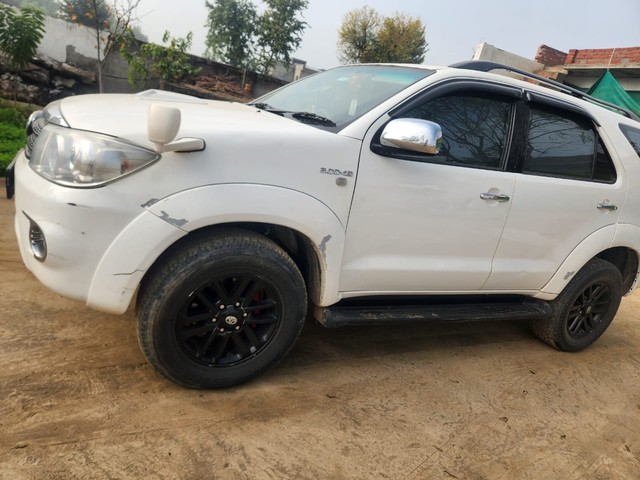 Second-hand 2010 Toyota Fortuner 3.0 Diesel for sale in Jagraon-5