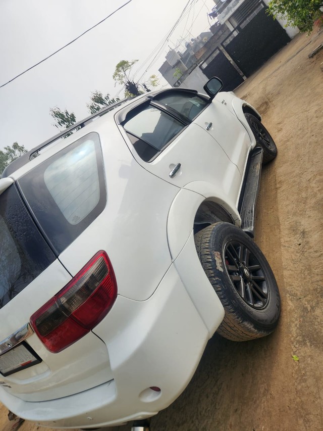Second-hand 2010 Toyota Fortuner 3.0 Diesel for sale in Jagraon-4