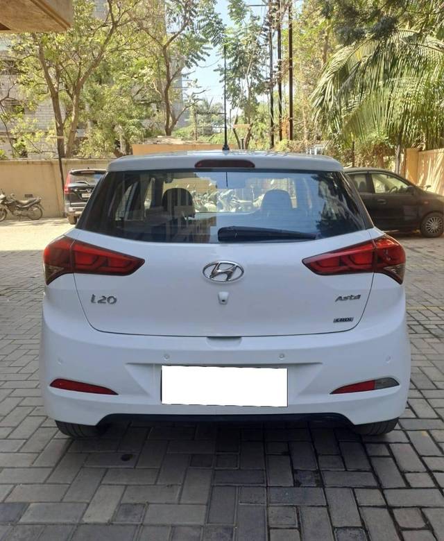 https://images10.gaadi.com/usedcar_image/4424414/original/processed_e23f7578-06cc-4e73-8b8b-51e2d860b698.jpg?imwidth=6401