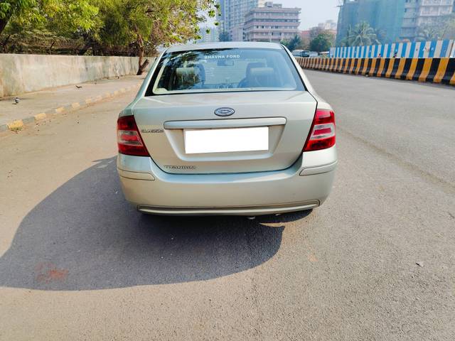 https://images10.gaadi.com/usedcar_image/4424617/original/processed_ba95ba3020e0ebf53c4605856f234285.jpg?imwidth=6402