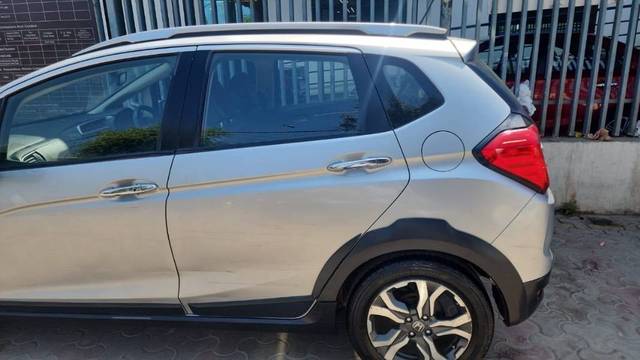 https://images10.gaadi.com/usedcar_image/4424792/original/027d39a3028ab52861cb047390d1c65f.jpeg?imwidth=6402
