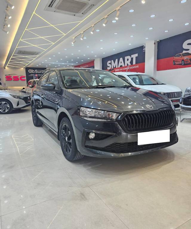 https://images10.gaadi.com/usedcar_image/4424889/original/processed_4bb3f9ffc0b9de639bdf3d5e3081388f.jpeg?imwidth=6400