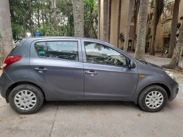 https://images10.gaadi.com/usedcar_image/4425168/original/5eb13f7445ee0cbee31537f9a343d728.jpg?imwidth=6400