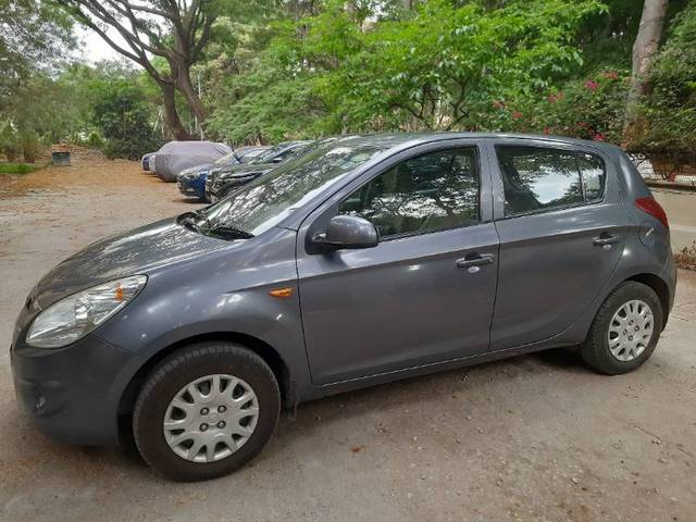 https://images10.gaadi.com/usedcar_image/4425168/original/fca1e373e7c45d82f5e66072f59507f5.jpg?imwidth=6402