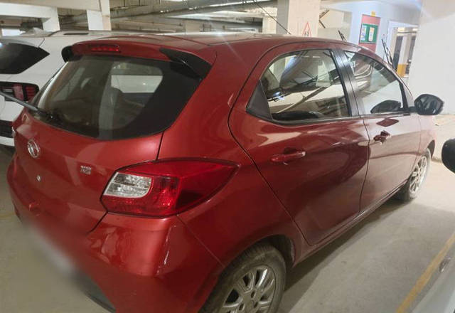 https://images10.gaadi.com/usedcar_image/4425259/original/7f731336d7423815f33fc3a839924d51.jpeg?imwidth=6402