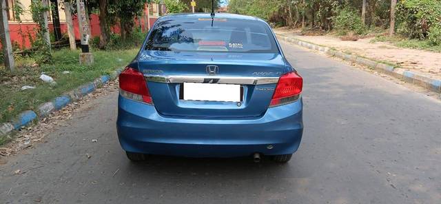 https://images10.gaadi.com/usedcar_image/4425311/original/processed_4451d58e235ed4a06343f575f1760bbb.jpg?imwidth=6401