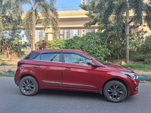 https://images10.gaadi.com/usedcar_image/4425315/original/af65e87919d414e2991d8a69a4be1d72.jpg?imwidth=6401