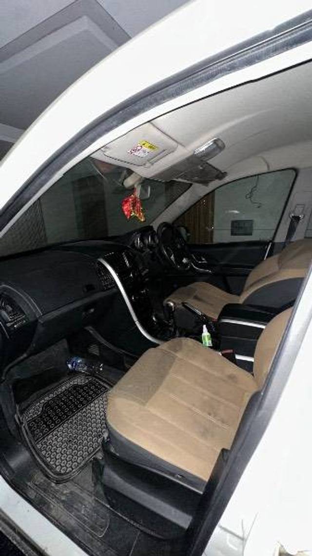 https://images10.gaadi.com/usedcar_image/4425328/original/b54c7758efd110ade1c52f02e71309e8.jpeg?imwidth=6402