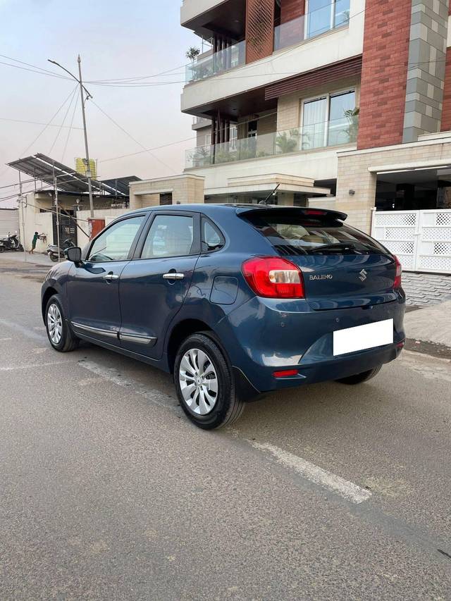 https://images10.gaadi.com/usedcar_image/4425510/original/processed_830418f5f4fd0549e5f39d3f93ee4009.jpg?imwidth=6402