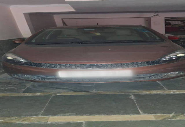 https://images10.gaadi.com/usedcar_image/4425563/original/33b591e2a2a5728637343e02e7e9097e.jpg?imwidth=6400