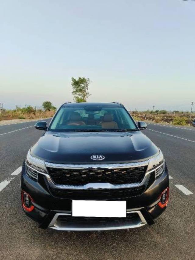 https://images10.gaadi.com/usedcar_image/4425635/original/processed_0f2c1131-e257-4fcb-8d07-c082be876967.jpeg?imwidth=6402