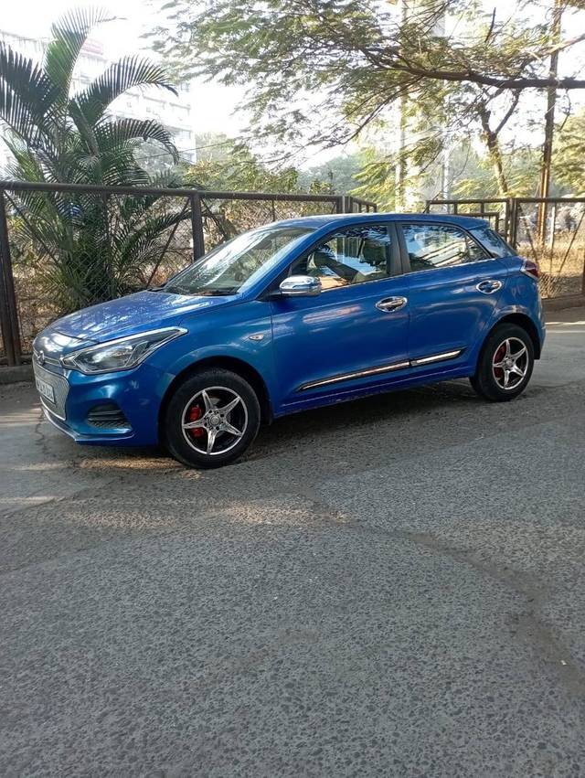 https://images10.gaadi.com/usedcar_image/4425934/original/processed_29d7b54326d58b7f52b6254952229add.jpg?imwidth=6400