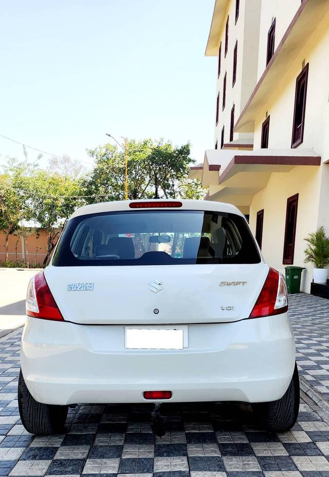 https://images10.gaadi.com/usedcar_image/4426128/original/processed_fda86a0212863e471a0b1cf99a5e6dcd.jpg?imwidth=6402