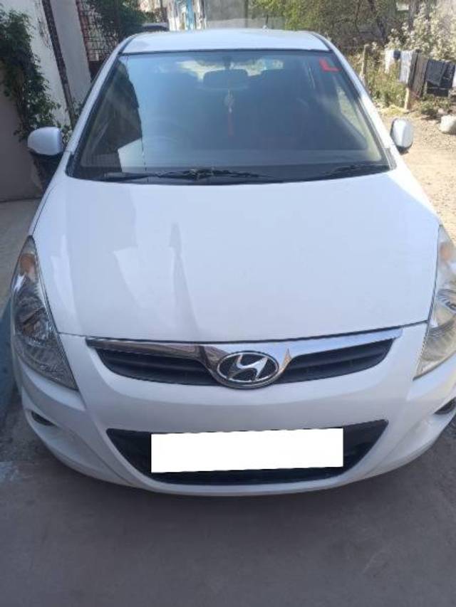 https://images10.gaadi.com/usedcar_image/4426165/original/processed_c524a15a-3200-406b-89f0-b6236db0869e.jpg?imwidth=6401