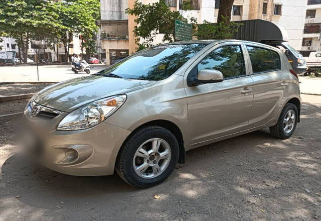 https://images10.gaadi.com/usedcar_image/4426422/original/89423e2fa98b7f1d213cda75a93b8c51.jpg?imwidth=6401