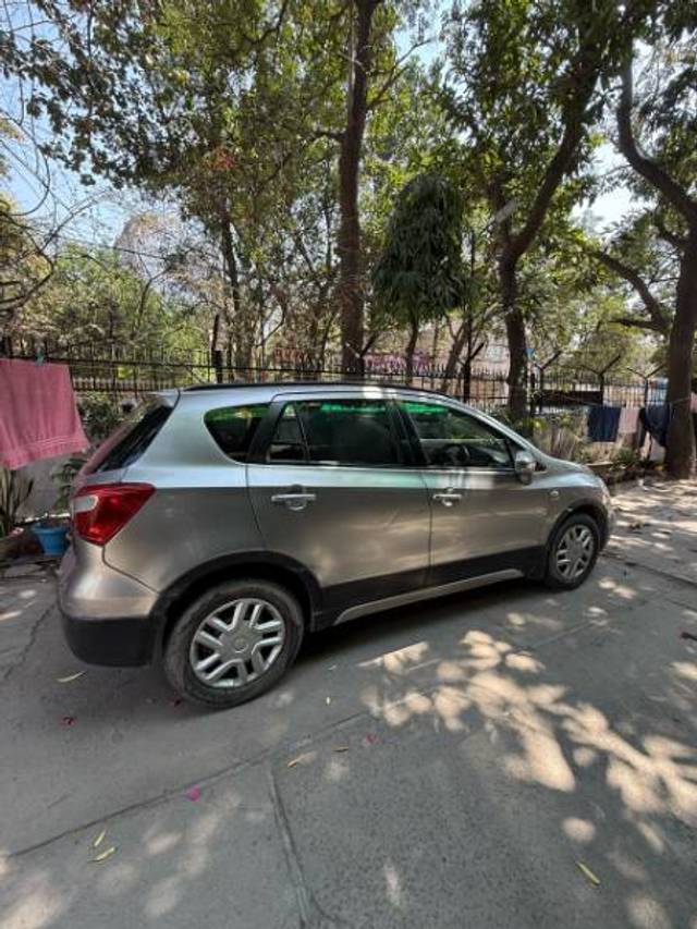 https://images10.gaadi.com/usedcar_image/4426502/original/c542b1d69f51e66b9cd142fc6e941c6c.jpg?imwidth=6402