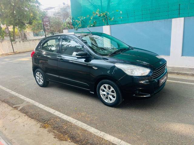 https://images10.gaadi.com/usedcar_image/4426514/original/processed_ec6d9651fb978edd4a641256d7dc0256.jpg?imwidth=6400