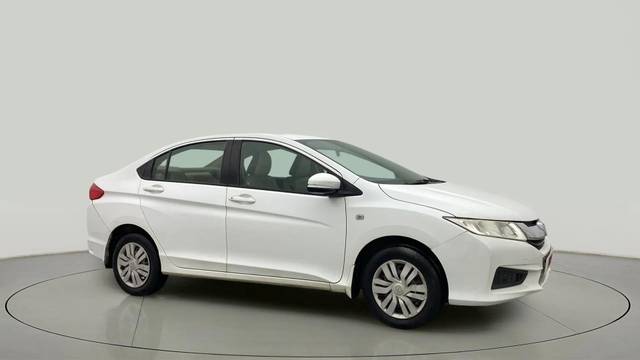 https://images10.gaadi.com/usedcar_image/4426517/original/264cc586fde5fe23c4167deaea6e8c99.jpg?imwidth=6400