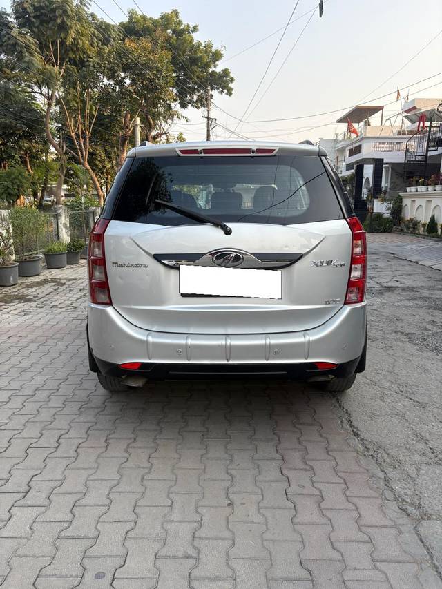 https://images10.gaadi.com/usedcar_image/4426576/original/processed_95b5e4d2d87b9eb07c26e71fea2d453b.jpeg?imwidth=6401