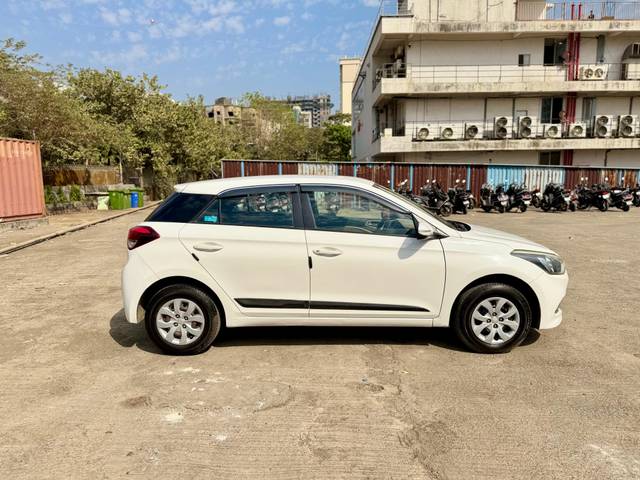 https://images10.gaadi.com/usedcar_image/4426649/original/9fd4e038b27e7ce2ad41f2fc16e3cc66.jpg?imwidth=6401