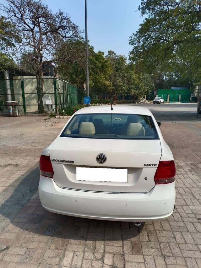 https://images10.gaadi.com/usedcar_image/4426669/original/processed_e80873d29b2fe239c99085a55ed0d0a2.jpeg?imwidth=6402