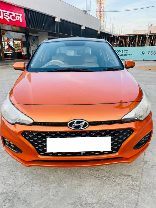 https://images10.gaadi.com/usedcar_image/4426791/original/processed_6d774fcdde085fadafe97e367e9daeb9.jpg?imwidth=6400