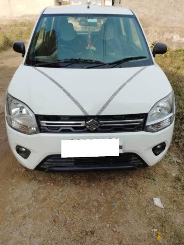 https://images10.gaadi.com/usedcar_image/4426853/original/processed_df34a443-6e6d-4fc8-88f0-b655372c0410.jpg?imwidth=6400